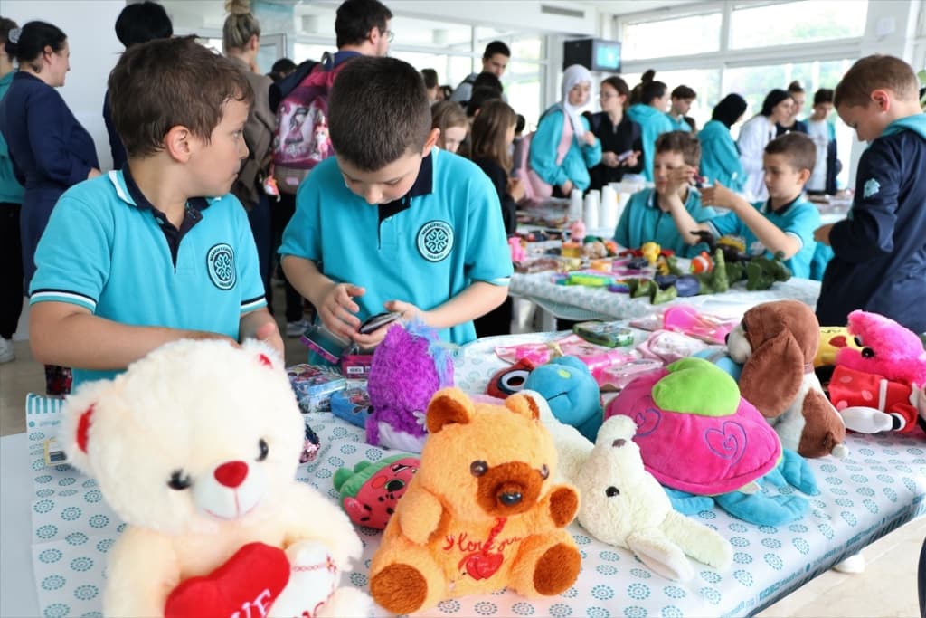 AA-20230602-31314208-31314201-BIH_U_MAARIF_INTERNATIONAL_SCHOOLS_U_SARAJEVU_ORGANIZIRAN_DOBROTVORNI_BAZAR.jpg