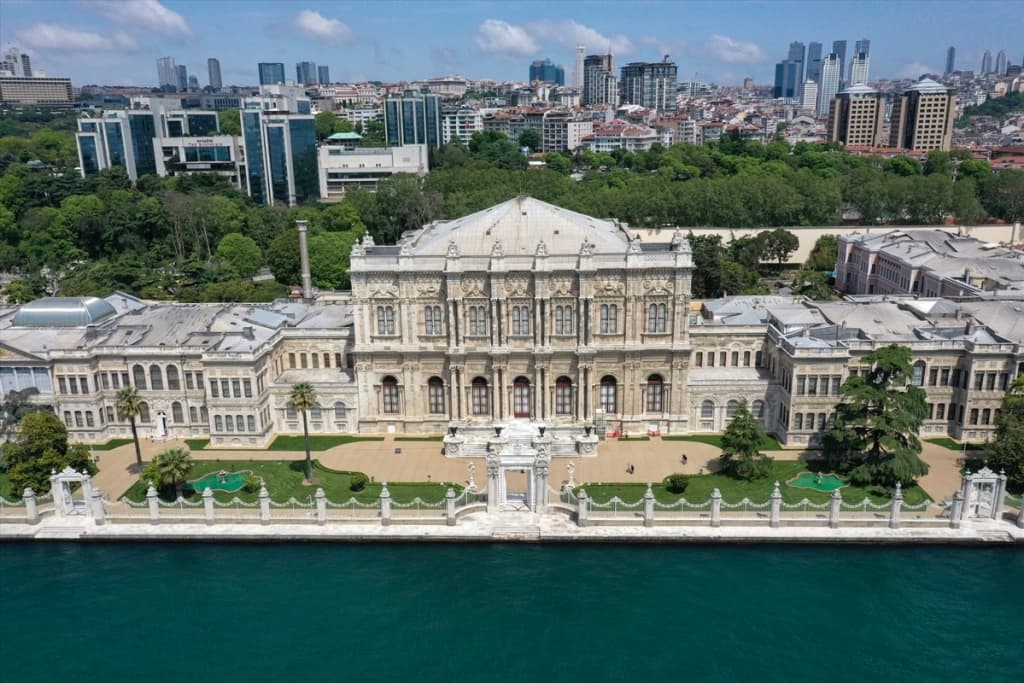 AA-20230610-31390635-31390619-GRANDIOZNA_PALATA_DOLMABAHCE_U_ISTANBULU_SIMBOL_MODERNIZACIJE_OSMANSKOG_CARSTVA.jpg