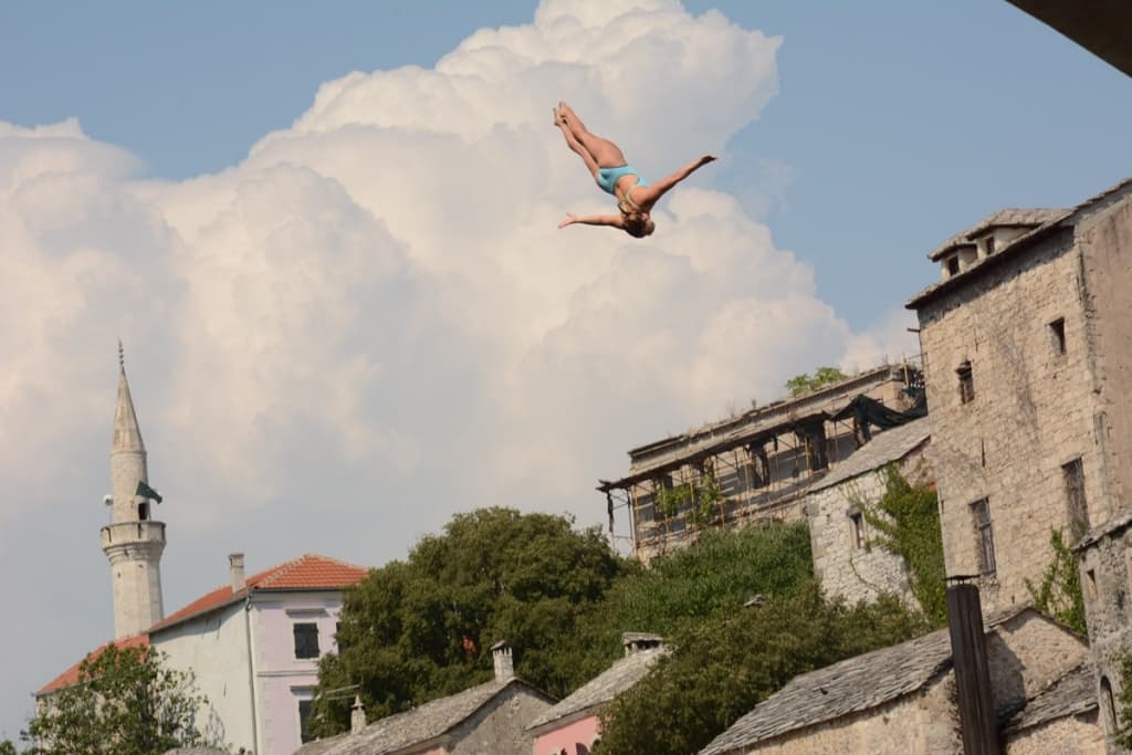 mostar-cliff-diving (2).jpg