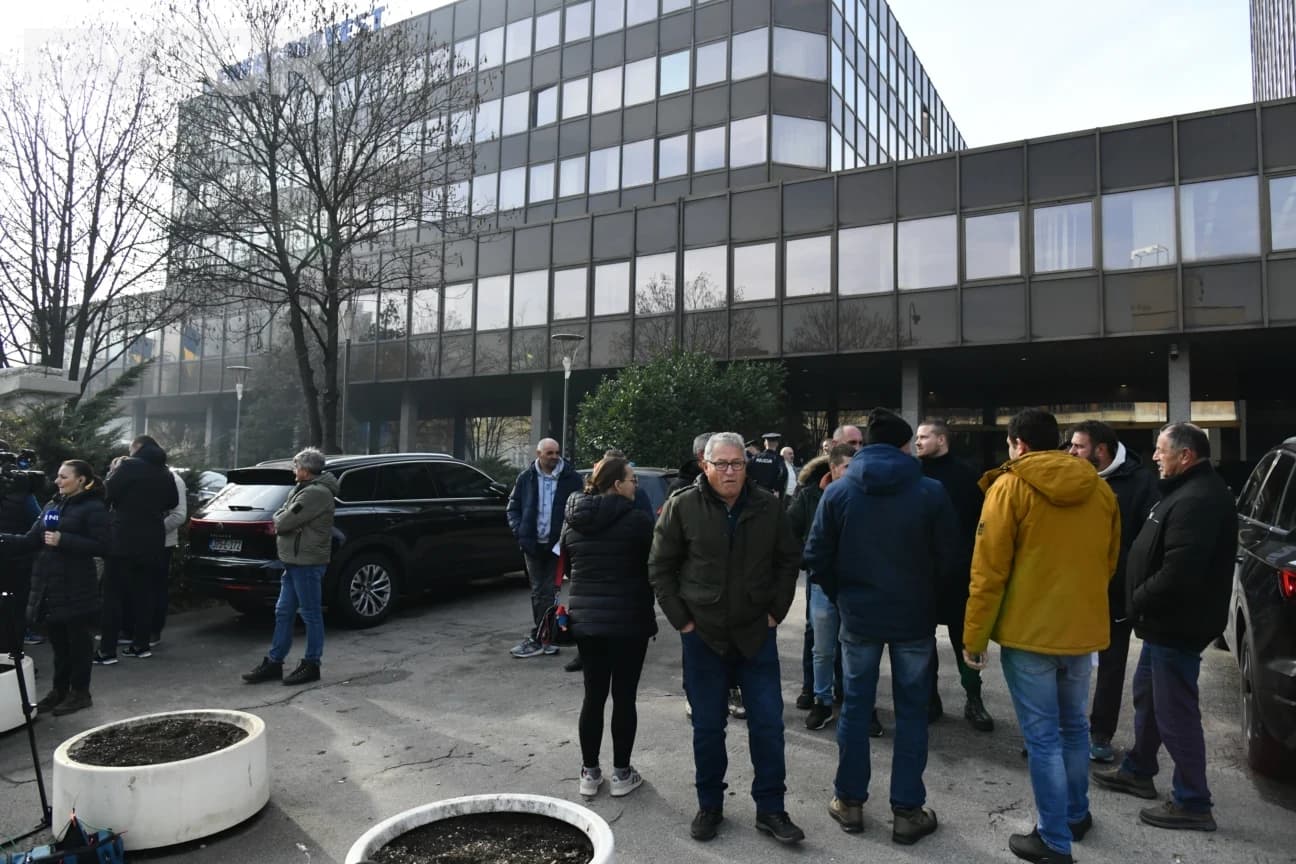 Poljoprivrednici pred Vladom FBiH