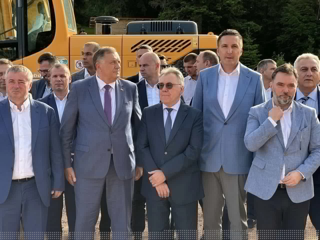 Pavlović u drugom redu lijevo od Dodika