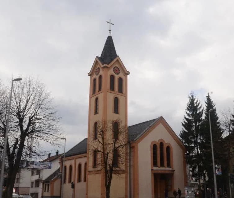 Katolička crkva Svetog Josipa u Tesliću (FOTO: Milan Miličević/FB)