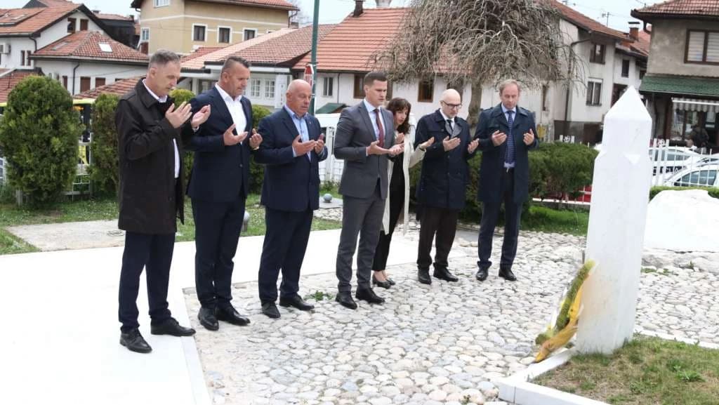 FOTO: Vlada TK