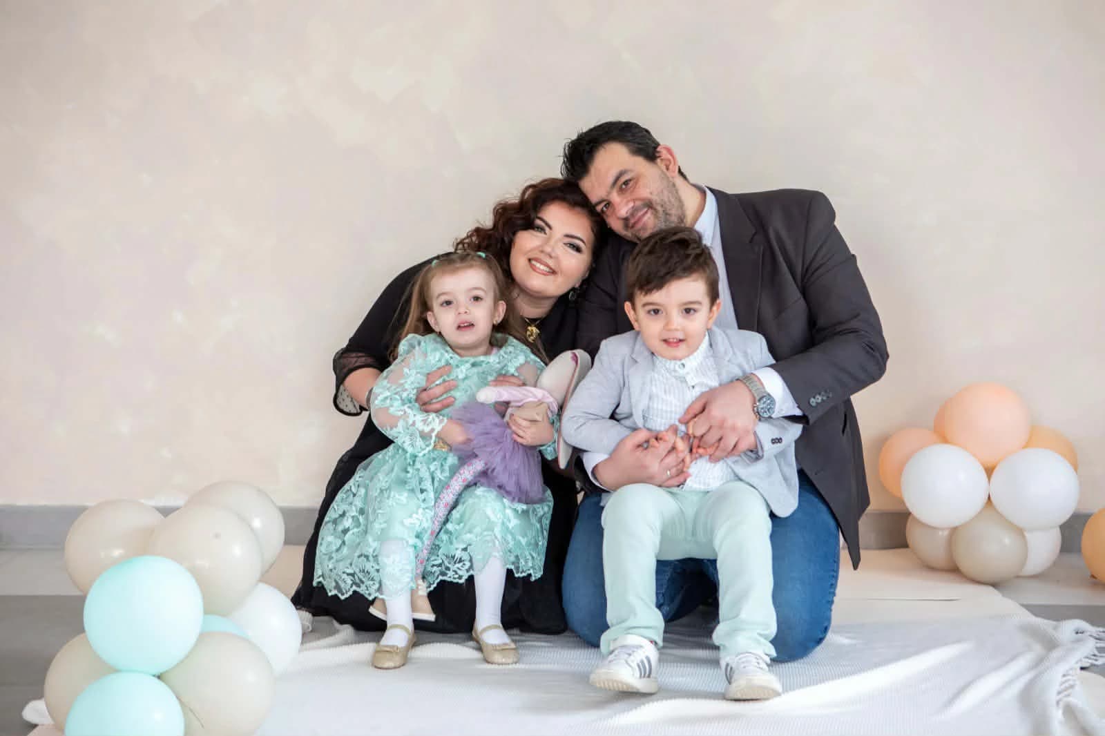 Malena Iman sa roditeljima i bratom