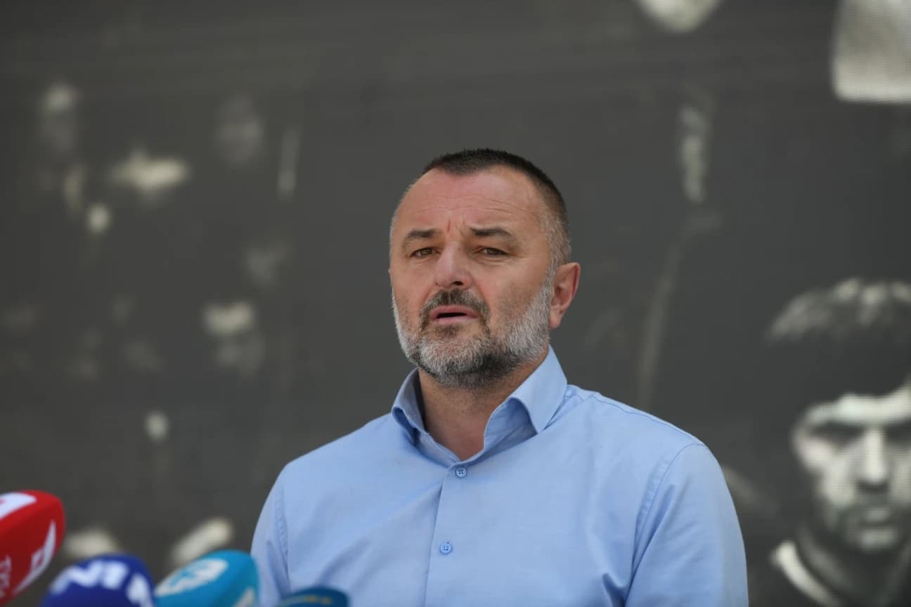 Haris Vukas: Radnici su politički taoci