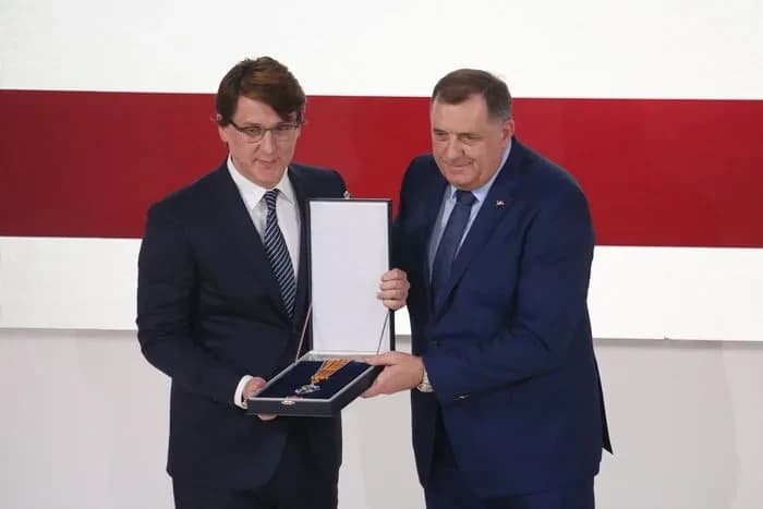 Preuzimanje odlikovanja za Svetislava Stanojevića