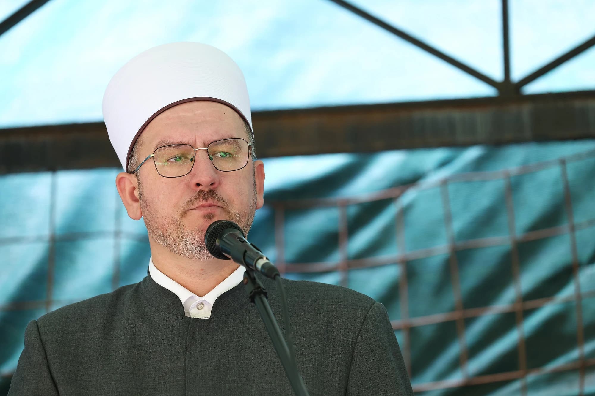 Asim-ef. Esmić