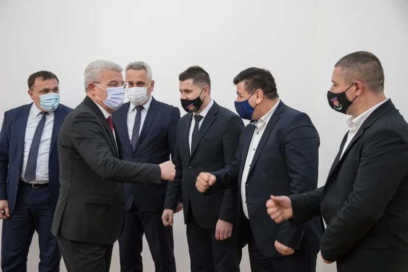 Šefik Džaferović proglašen počasnim građaninom Bužima  