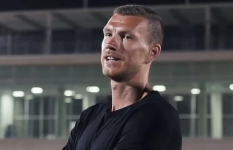 Džeko ni na odmoru nije mogao bez fudbala: Kada se pojavio na treningu svi su ostali u šoku