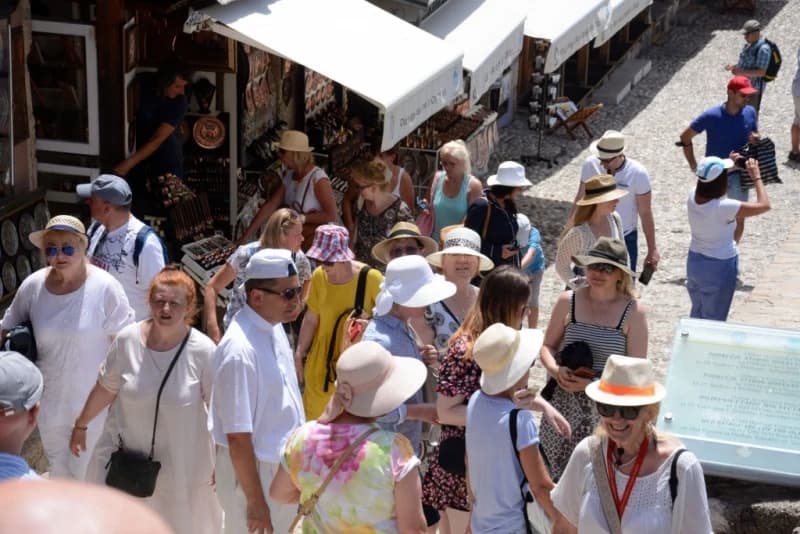 I danas vrućine: Temperature će ići do 39 stepeni, ponegdje će pasti malo kiše