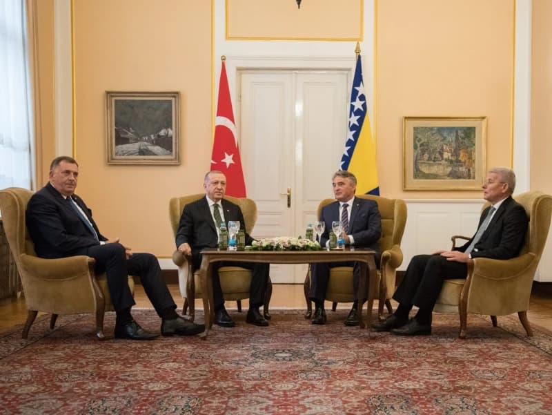 Prisutan i Dodik: Počeo sastanak članova Predsjedništva BiH sa Erdoganom