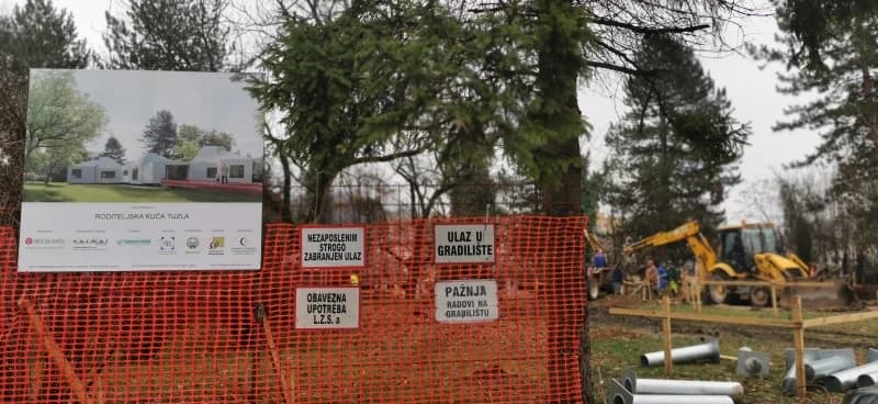 Tuzla, roditeljska kuća