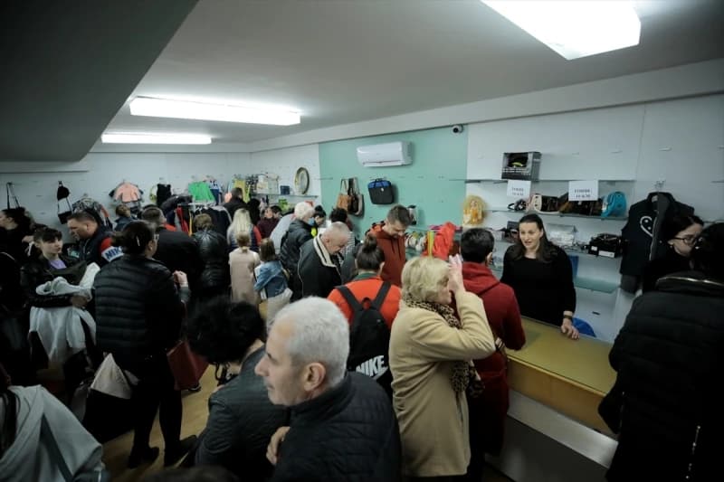 Pomozi.ba, humanitarni bazar