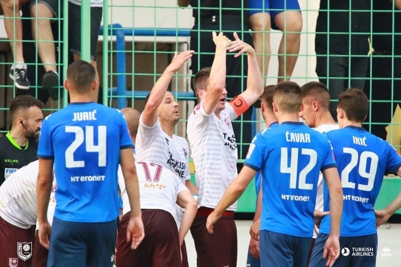 Divljanje u Širokom Brijegu: Čataković i Dupovac pogođeni s tribina, fudbaleri Sarajeva odbili završiti utakmicu