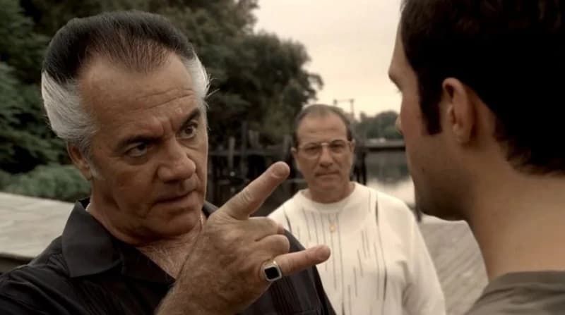 Preminuo Tony Sirico koji je u legendarnim Sopranosima glumio okrutnog gangstera Paulieja 