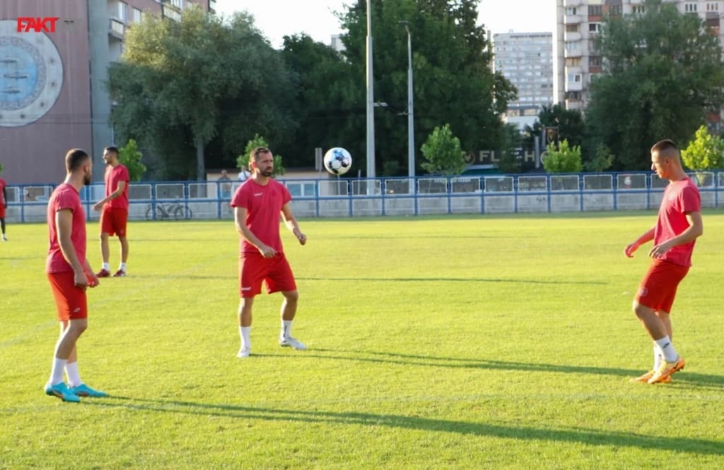 Fudbaleri Veleža trenirali na pomoćnom terenu stadiona Grbavica