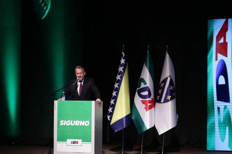 Bakir Izetbegović u Lukavcu