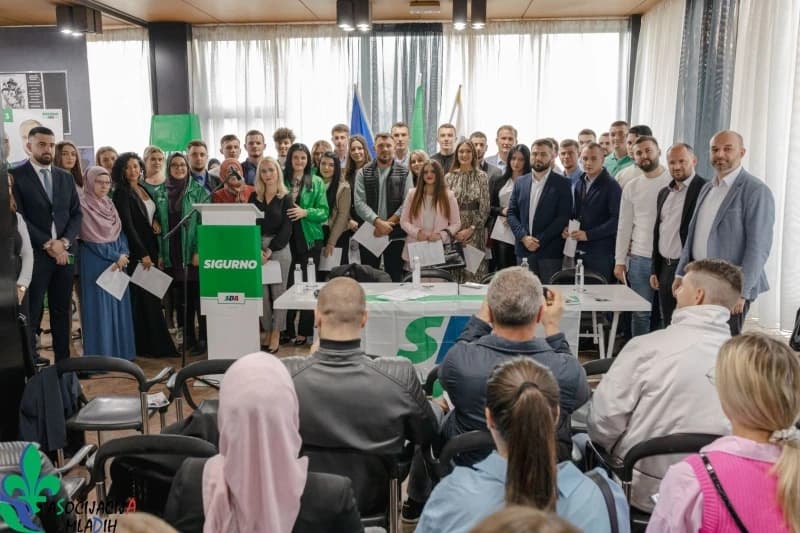 Četrdeset omladinaca potpisalo pristupnicu SDA u Živinicama