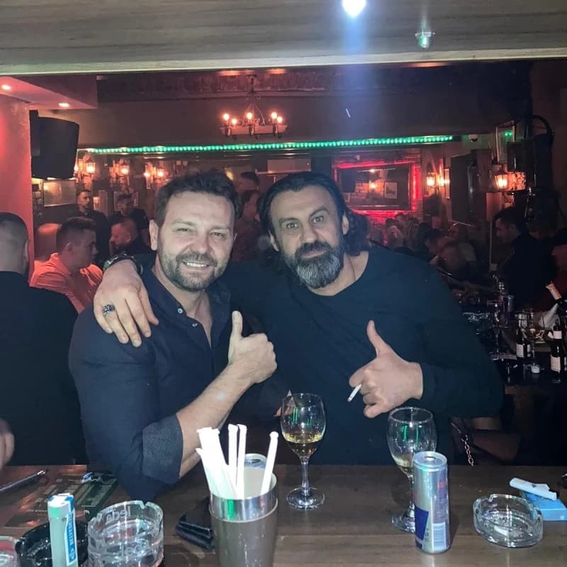 Elvir Baljić odmara u Sarajevu, ponovo pokazao da je najbolji pjevač među bh. fudbalerima