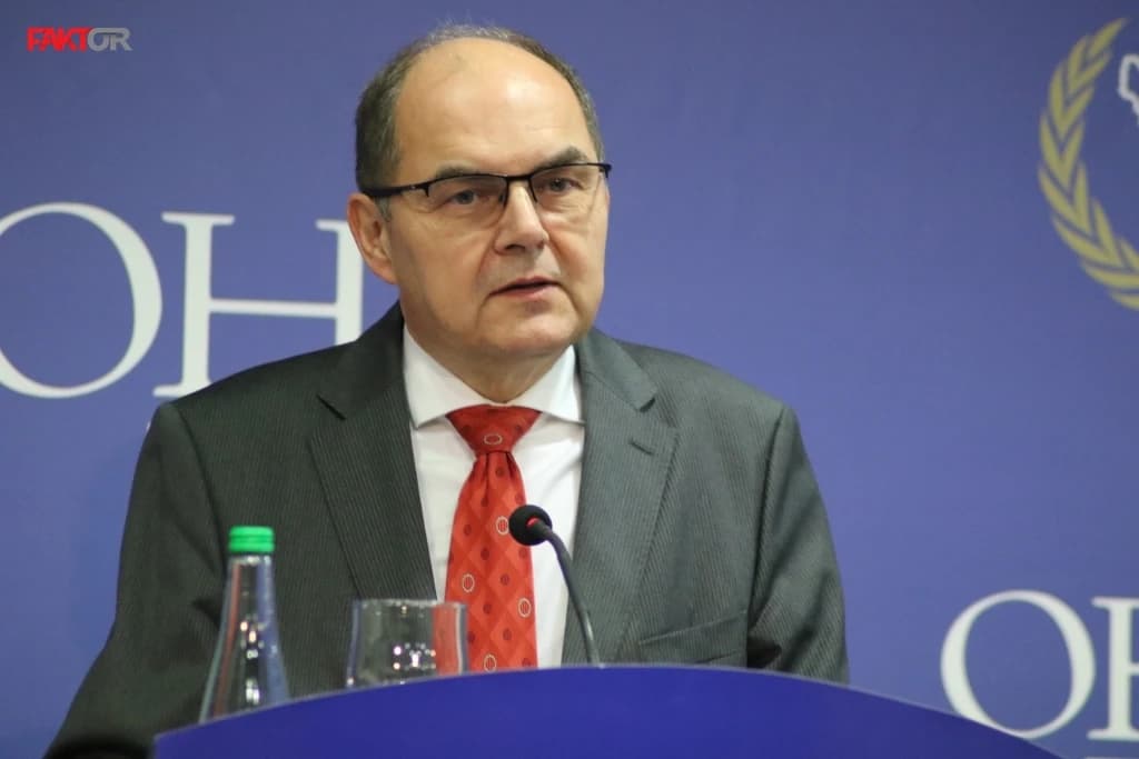 Schmidt: Natjerajte političare da održe obećanje da će stvoriti zemlju u kojoj vrijedi živjeti