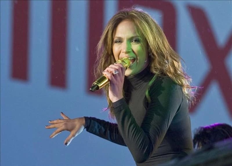 Dermatologinja objasnila zašto Jennifer Lopez izgleda kao da uopće ne stari