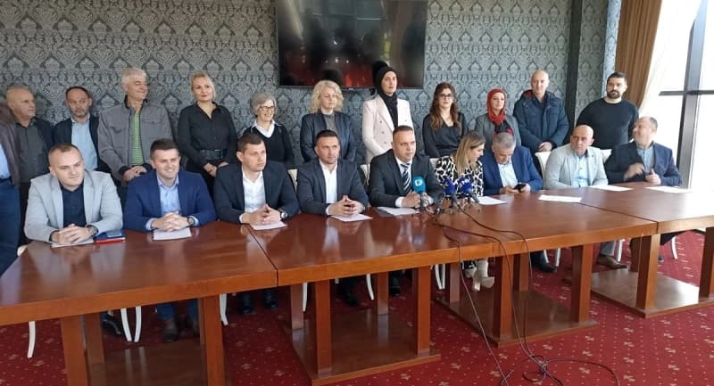 Veliki broj članova napustio SBiH