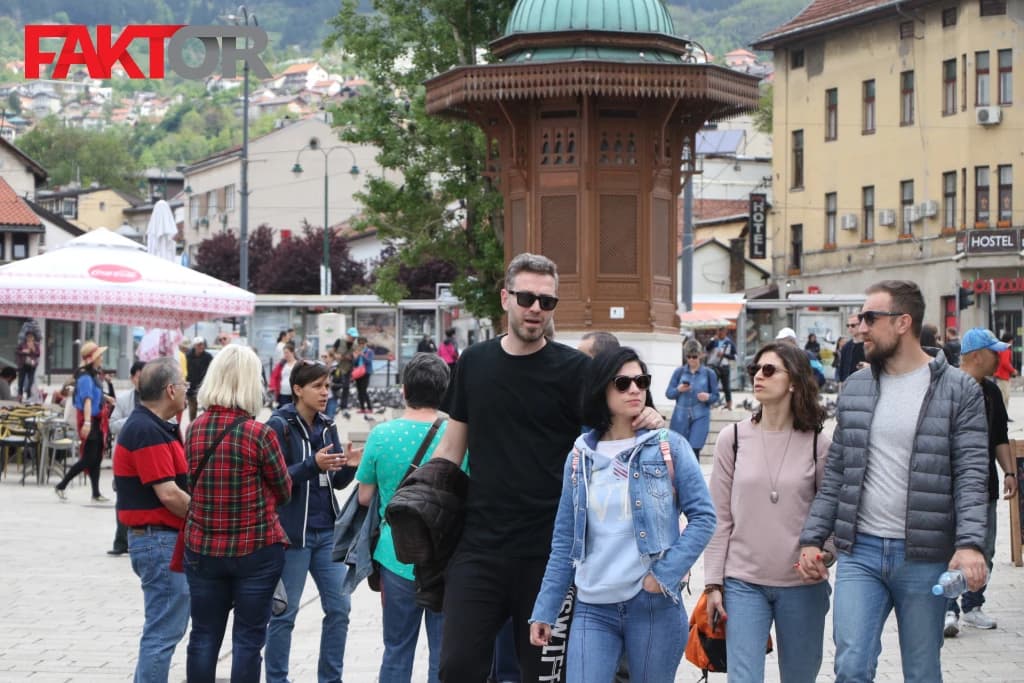 U Hercegovini i na jugozapadu Bosne pretežno sunčano, u ostatku zemlje oblačno