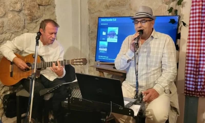 Poslušajte pjesmu "Brate", duet braće Planjanin 