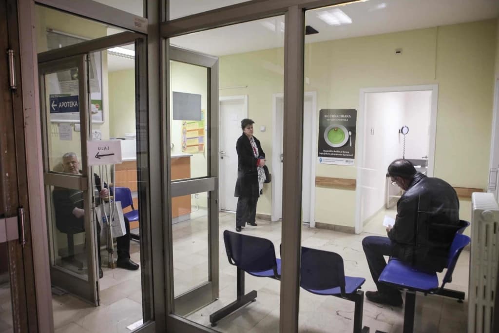 Sindikat doktora medicine i stomatologije apeluje na Vladu KS da spriječi kolaps u zdravstvu