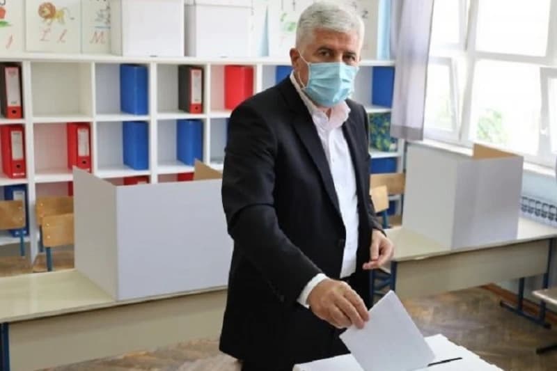Čovićeva ahilova peta: Kad u CIK-u sjede Hrvati iz HDZ-a, onda je legitiman, svi ostali nemaju "Draganov certifikat"