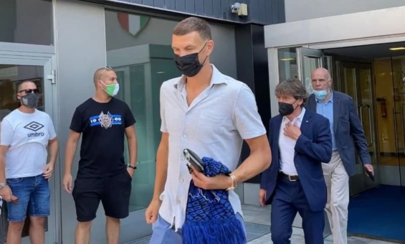 Birokratija koči Edina Džeku
