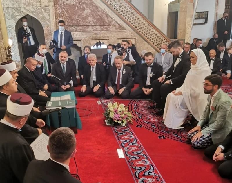 Poslušajte kako predsjednik Turske Recep Tayyip Erdogan u Begovoj džamiji uči Kur'an