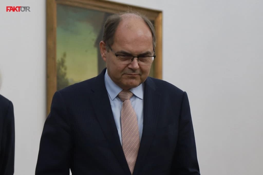 Schmidt: Dodiku hitno treba novac, međunarodna zajednica se tek počinje baviti sa BiH
