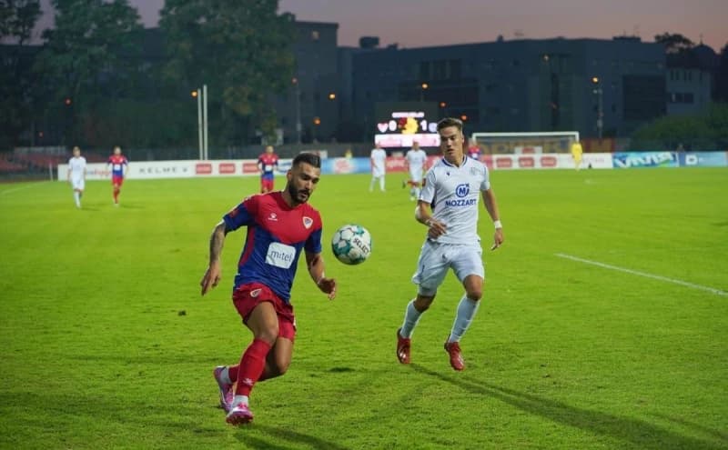 Tuzla City - Sloboda 4:1, Radnik - Leotar 1:3, Rudar - Posušje 0:0, Borac - Široki 1:1