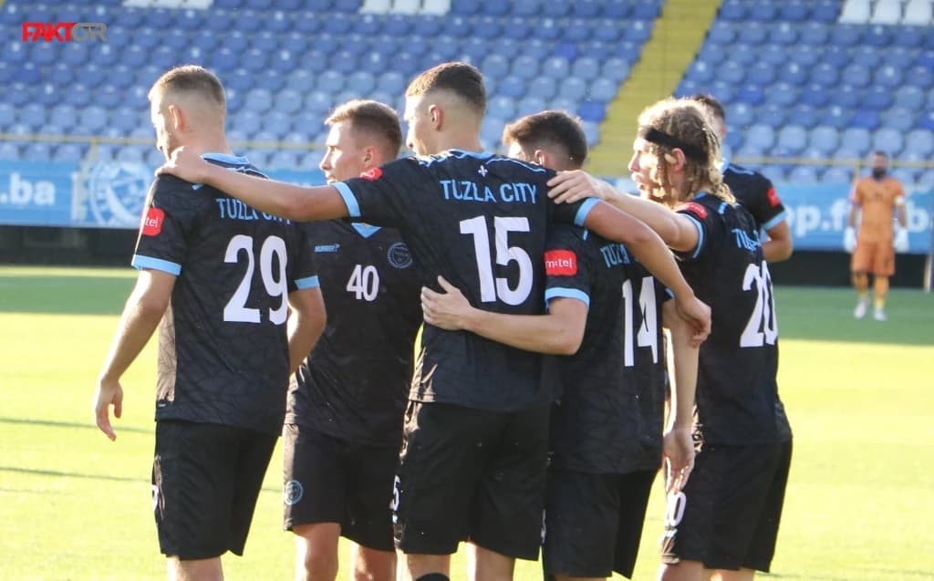 Tuzlanski derbi u Gradačcu, Leotar gostuje na Pecari