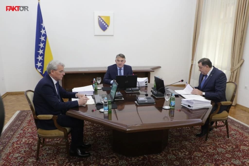 Vlada FBiH: Neka Predsjedništvo BiH jednoobrazno uredi postupanje prema građanima koji ulaze u BiH 