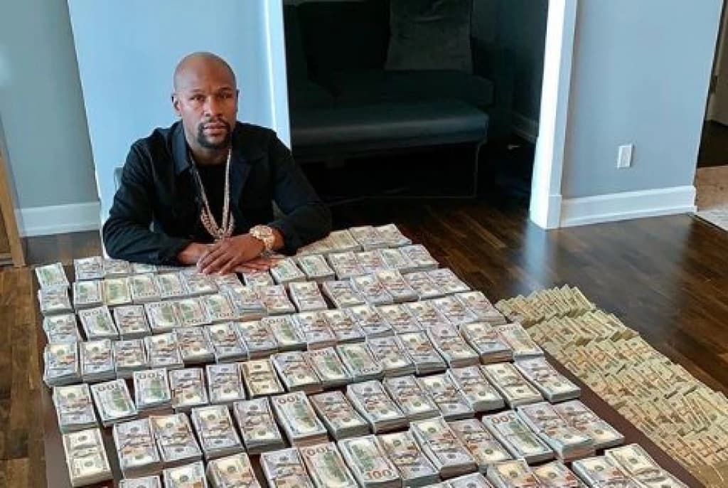 Je li moguće: Prijatelji tvrde da je Floyd Mayweather bankrotirao?