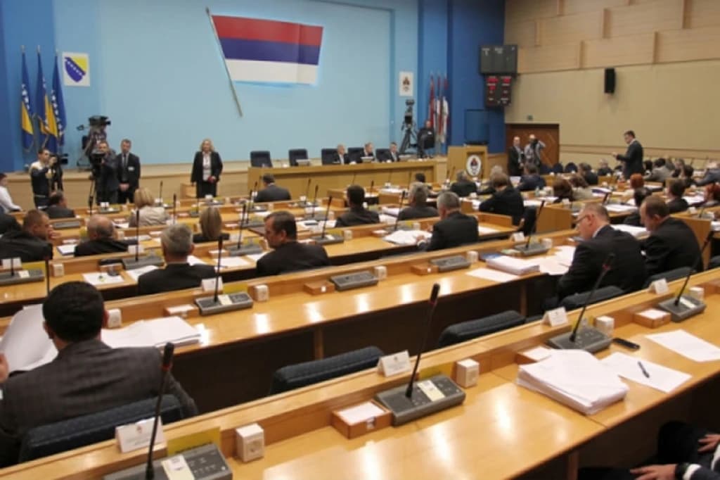 Sutra sjednica: Vladajuća većina traži da NSRS odbaci "Rezoluciju o poštovanju žrtava fašističkog režima i pokreta"
