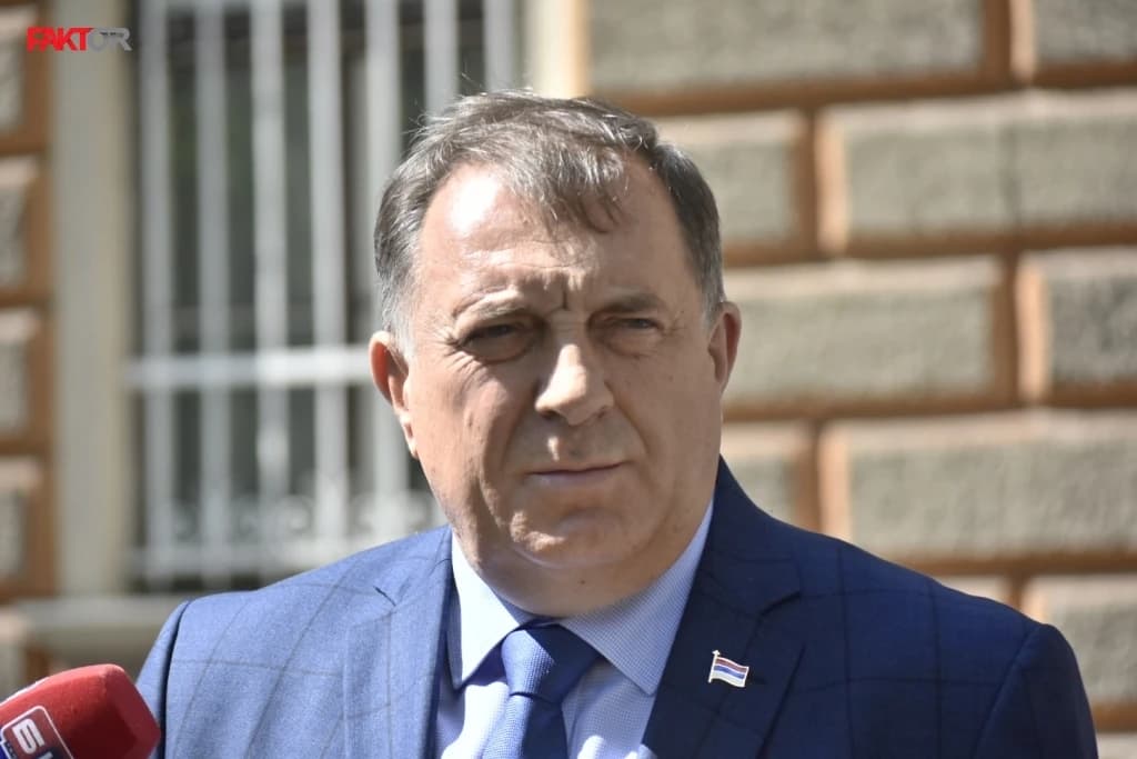 Dodik: Ako SDA želi da se mijenja direktor UIO-a, ja se slažem, samo da se deblokira sve to