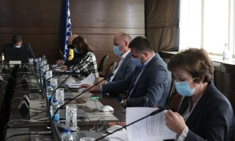 Zbog pogoršane epidemiološke situacije: Vlada FBiH donijela odluke o organizaciji rada institucija 