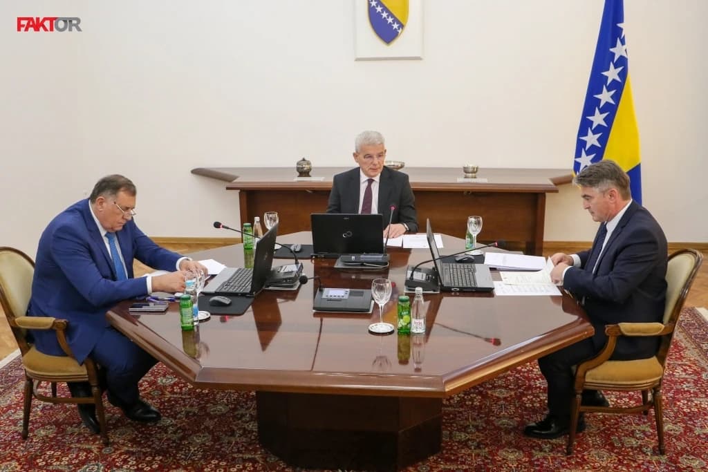 Šta je Dodik tražio na sjednici, koji su mu prijedlozi odbijeni