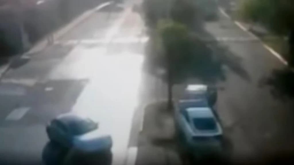 Pojavio se snimak stravične saobraćajne nesreće koju je izazvao fudbaler Seville