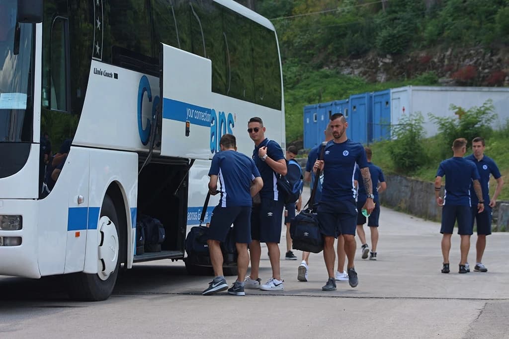 Plavi otputovali na pripreme: Ko su novajlije u Željinom busu?