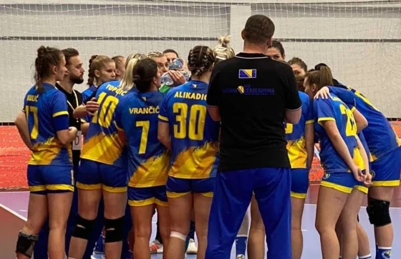 Rukometašice BiH se okupile u Cazinu i počele pripreme za duele kvalifikacija