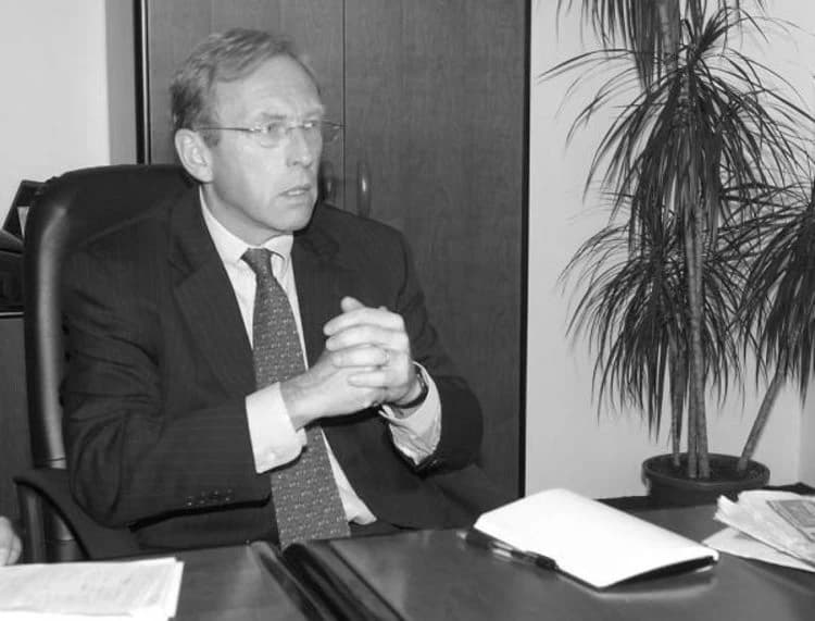 Clifford Bond