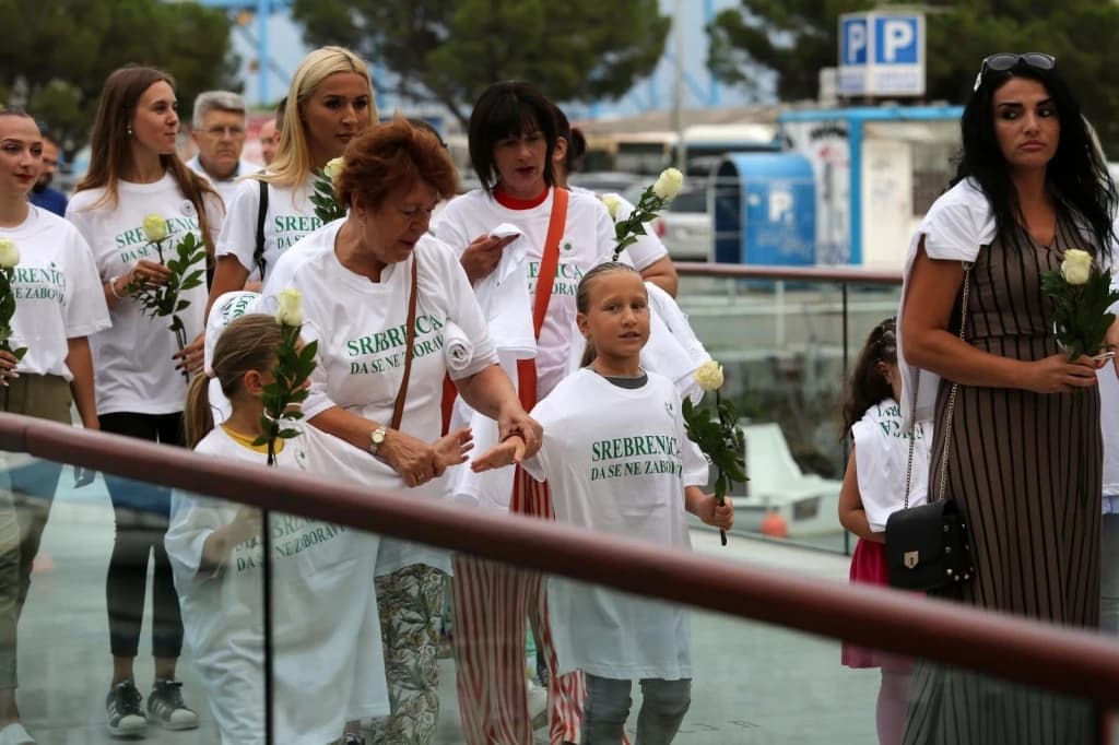 U Splitu mimohodom obilježena 24. godišnjica genocida u Srebrenici