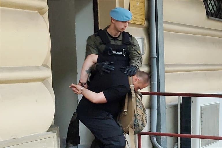 Sa privođenja Ukrajinaca