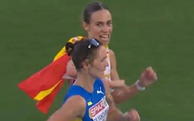 Veselila se medalji koju nije osvojila: Ogrnula se zastavom, podizala šake, plazila jezik, a onda šok