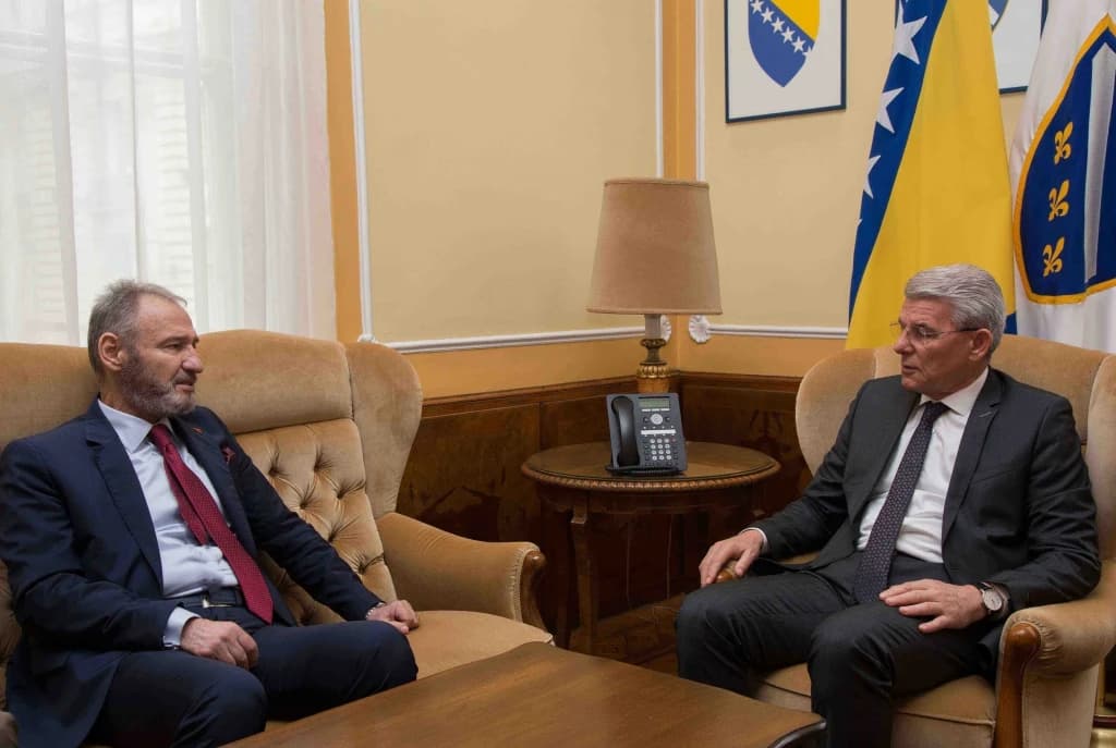 Džaferović primio ambasadora Crne Gore Milana Lakića u oproštajnu posjetu