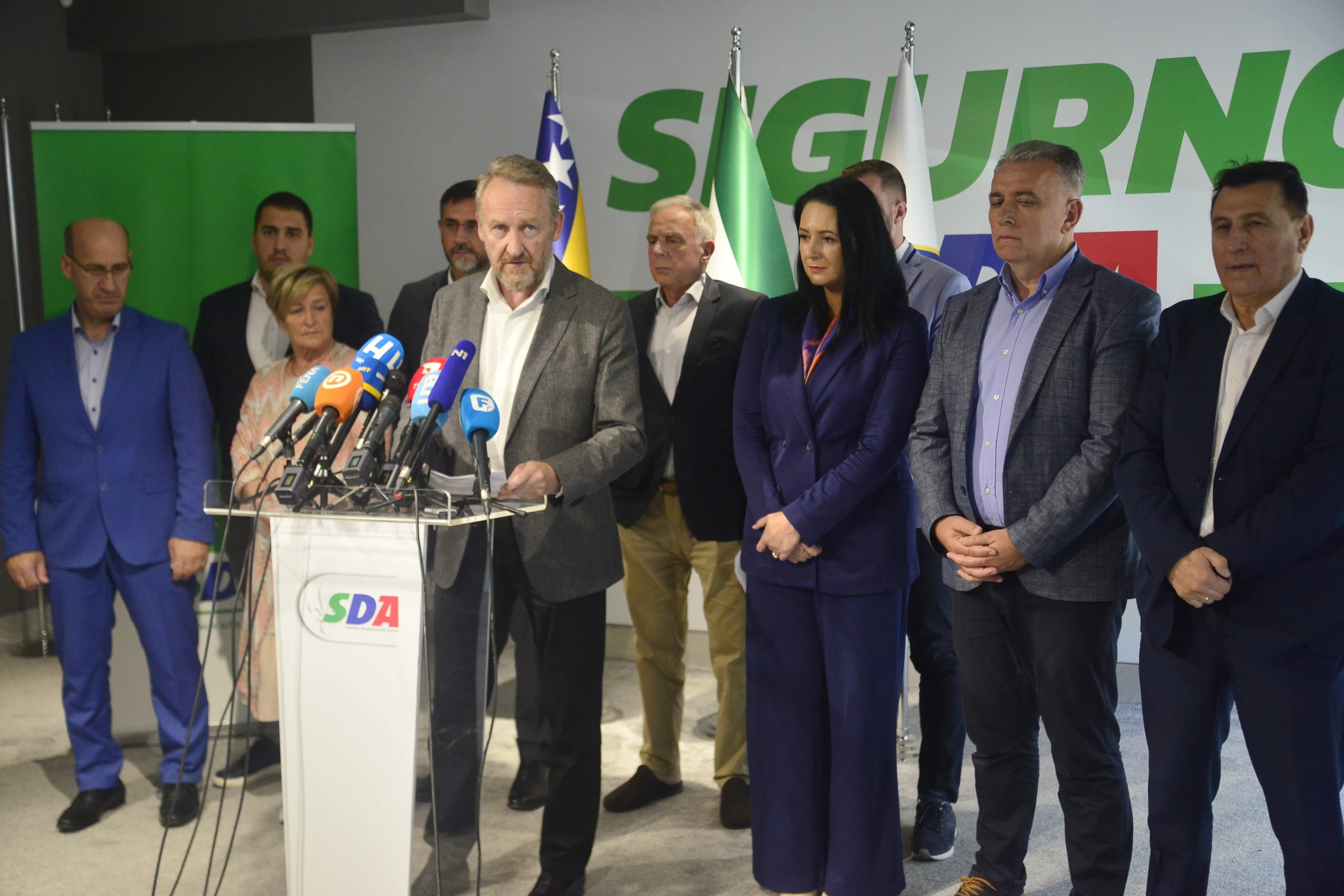 Bakir Izetbegović na press konferenciji